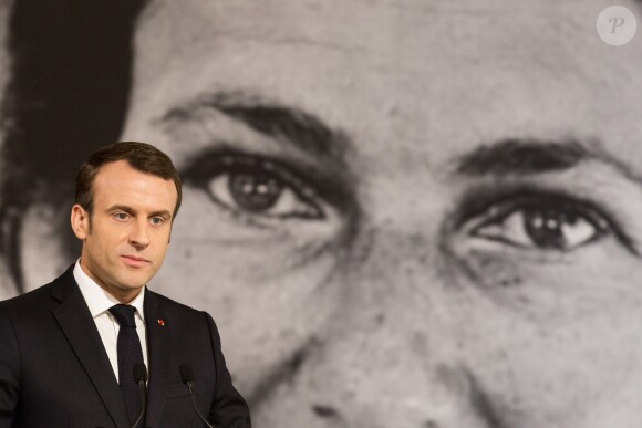 Emmanuel Macron - Remise du premier prix Simone Veil de la République française pour l'égalité femmes – hommes à la Camerounaise Aissa Doumara Ngatansou au palais de l'Elysée à Paris, à l'occasion de la journée mondiale du droits des femmes. Le 8 mars 2019 © Stéphane Lemouton / Bestimage