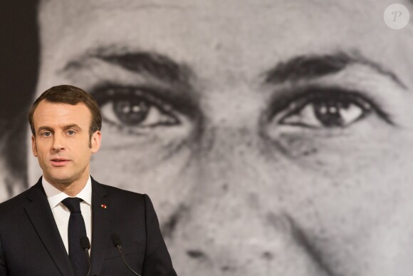 Emmanuel Macron - Remise du premier prix Simone Veil de la République française pour l'égalité femmes – hommes à la Camerounaise Aissa Doumara Ngatansou au palais de l'Elysée à Paris, à l'occasion de la journée mondiale du droits des femmes. Le 8 mars 2019 © Stéphane Lemouton / Bestimage