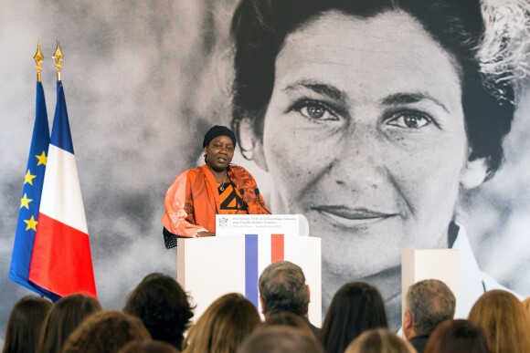 Aissa Doumara Ngatansou - Remise du premier prix "Simone Veil" à la Camerounaise Aissa Doumara Ngatansou au palais de l'Elysée à Paris, à l'occasion de la journée mondiale du droits des femmes. Le 8 mars 2019 © Stéphane Lemouton / Bestimage French President Presentation of the Simone Veil prize, at the Elysee Palace, in Paris, on March 8, 2019 during International Women's Day. France's first Simone Veil prize goes to a Cameroonian activist who has worked against forced marriages and other violence against girls and women.08/03/2019 - Paris