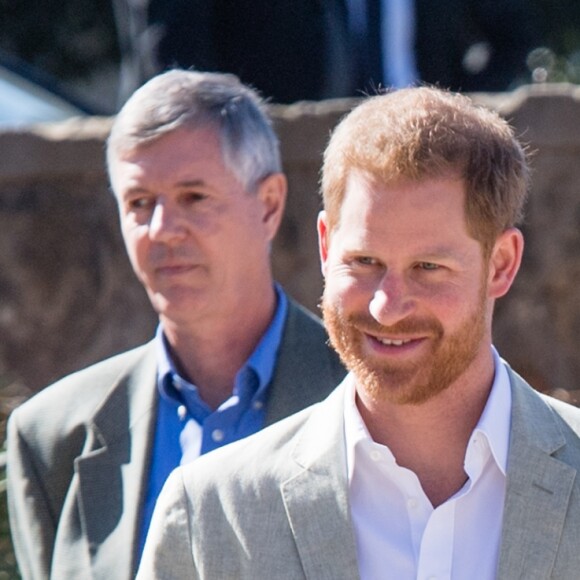 Le prince Harry, duc de Sussex et Meghan Markle, duchesse de Sussex, enceinte, en visite au "Andalusian Gardens" à Rabat lors de leur voyage officiel au Maroc, le 25 février 2019.