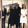 Meghan Markle, duchesse de Sussex, enceinte, sort de l'université de Londres après un échange avec les étudiants membres de l'association des universités du Commonwealth le 31 janvier 2019. Amy Pickerill est derrière elle, en manteau beige.