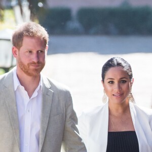 Le prince Harry, duc de Sussex et Meghan Markle, duchesse de Sussex, enceinte, en visite au "Andalusian Gardens" à Rabat lors de leur voyage officiel au Maroc, le 25 février 2019.