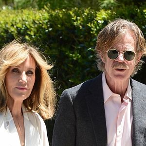 Felicity Huffman et son mari William H. Macy arrivent à la cérémonie d'inauguration de l'étoile de E. Longoria enceinte sur le Walk Of Fame à Hollywood, le 16 avril 2018