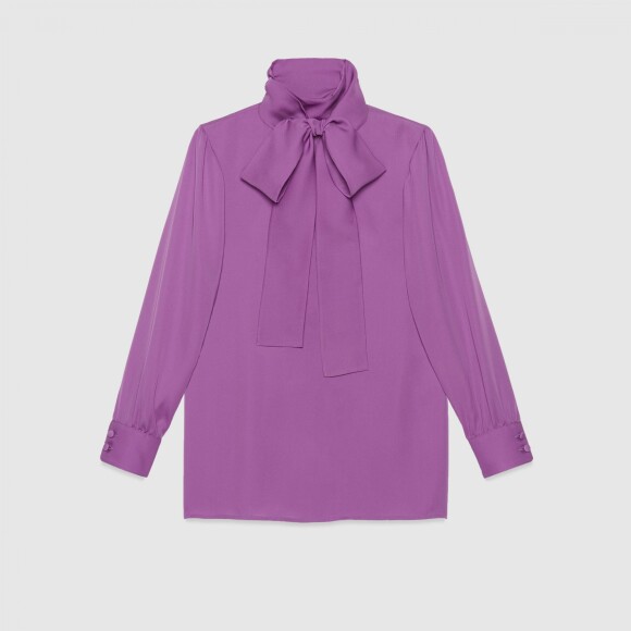 La blouse en soie Gucci de Kate Middleton, en vente sur le site de la marque au prix de 890 euros.