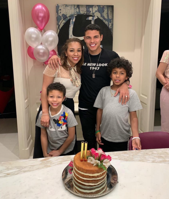 Thiago Silva, Bella Silva et leurs enfants Isago et Iago. Mars 2019.