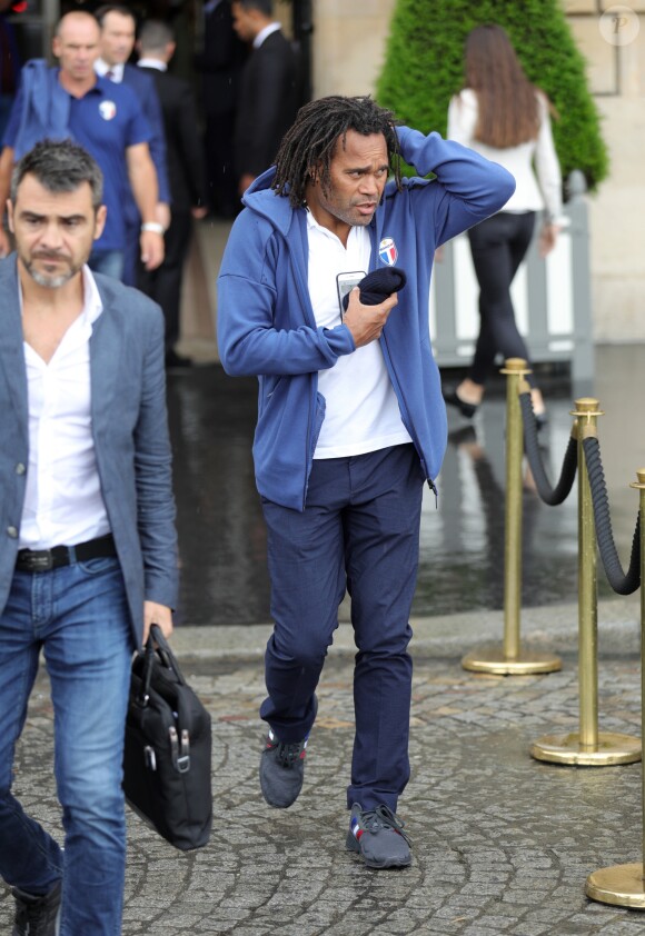 Christian Karembeu - Les joueurs de football de l'équipe de France 98 championne du monde quittent l'hôtel Crillon à l'occasion du 20ème anniversaire de leur victoire. Paris le 11 juin 2018.