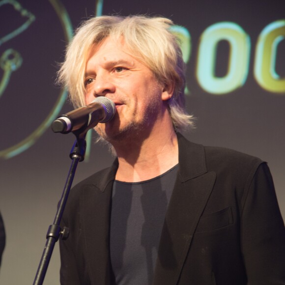 Nicola Sirkis - 3ème Gala caritatif des "Stéthos d'Or" qui récompensent les artistes qui contribuent au bien-être de tous, organisé par la Fondation pour la Recherche en Physiologie au George V à Paris, le 11 mars 2019. © Coadic Guirec/Bestimage