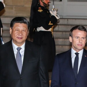 Le président de la République Emmanuel Macron et sa femme Brigitte Macron reçoivent le président de la République populaire de Chine XI Jinping et sa femme femme Peng Liyuan au palais de l'Elysée pour un dîner d'état, Paris, le 25 mars 2019. ©Dominique Jacovides / Bestimage