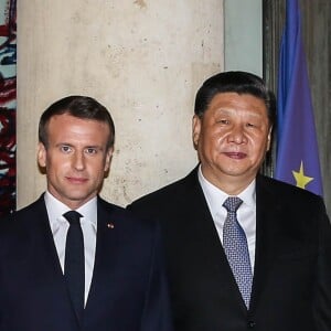 Le président de la République Emmanuel Macron et sa femme Brigitte Macron reçoivent le président de la République populaire de Chine XI Jinping et sa femme femme Peng Liyuan au palais de l'Elysée pour un dîner d'état, Paris, le 25 mars 2019. ©Dominique Jacovides / Bestimage