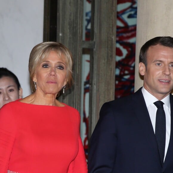 Le président de la République Emmanuel Macron et sa femme Brigitte Macron reçoivent le président de la République populaire de Chine XI Jinping et sa femme femme Peng Liyuan au palais de l'Elysée pour un dîner d'état, Paris, le 25 mars 2019. ©Dominique Jacovides / Bestimage