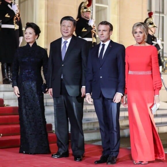 Le président de la République Emmanuel Macron et sa femme Brigitte Macron reçoivent le président de la République populaire de Chine XI Jinping et sa femme femme Peng Liyuan au palais de l'Elysée pour un dîner d'état, Paris, le 25 mars 2019. ©Stéphane Lemouton / Bestimage