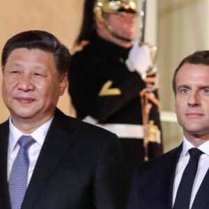 Le président de la République Emmanuel Macron et sa femme Brigitte Macron reçoivent le président de la République populaire de Chine XI Jinping et sa femme femme Peng Liyuan au palais de l'Elysée pour un dîner d'état, Paris, le 25 mars 2019. ©Stéphane Lemouton / Bestimage