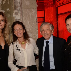 Exclusif - Constance Jablonski (égérie de la marque de lingerie Etam), Pierre Milchior, sa femme Rachel et Laurent Milchior (président directeur général d'Etam) lors de la soirée Etam "French Liberté" dans son nouveau flagship, en travaux, boulevard Haussmann dans le quartier de l'Opéra à Paris, France, le 21 mars 2019. Dîner par le chef Cyril Lignac. C'est dans les lieux nus, bruts et minimalistes, bientôt revisités par l'architecte Winy Maas (Agence MVRDV), que la marque a organisé sa French Liberté Party. Le projet a pour ambition de révéler les volumes, les formes, et la matérialité de la magnifique architecture héritée de Haussmann. L'inauguration est prévue courant de l'été 2019. © Rachid Bellak/Bestimage