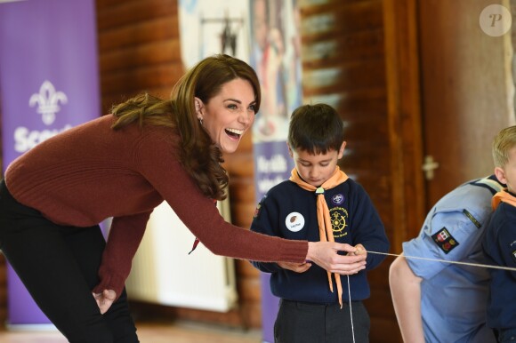 Catherine (Kate) Middleton, duchesse de Cambridge, se rend au siège des scouts de Gilwell Park pour en apprendre davantage sur leur nouvelle organisation et leur mode de vie. Cette organisation scout est destinée aux jeunes enfants, la visite célèbre également le centième anniversaire du parc Gilwell. Londres, le 28 mars 2019