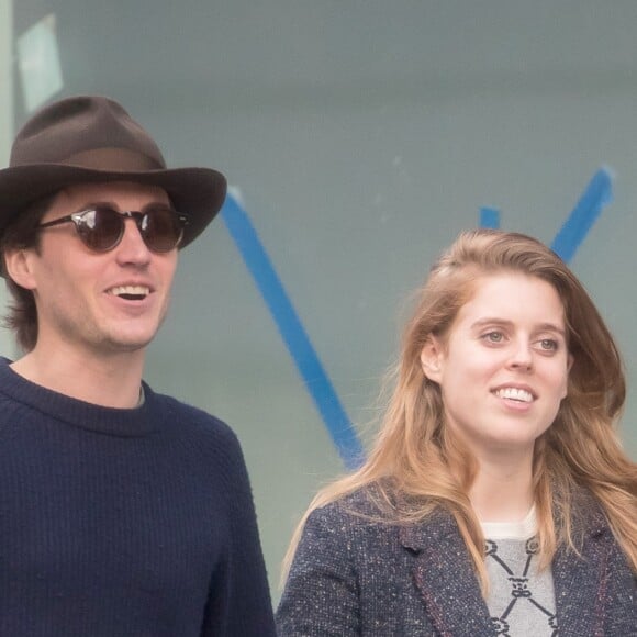 Exclusif - La princesse Beatrice d'York et son nouveau compagnon Edoardo Mapelli Mozzi lors d'une balade en amoureux à New York le 17 mars 2019.