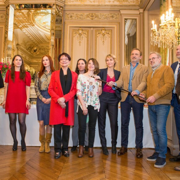 Audrey Fleurot, Mireille Ballestrazzi, Anna Fregonese, Sylvie Audcoeur, Thomas Anargyros, Didier Le Pêcheur, Christian Belpaire, Marc Drouet - Audrey Fleurot remet le prix Vidocq aux acteurs de la série Sous la Peau à l'occasion du festival Séries Mania à Lille, le 28 mars 2019. © Stéphane Vansteenkiste / Bestimage