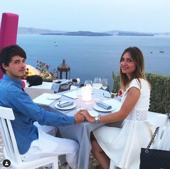 Dylan Deschamps avec sa compagne Mathilde en Grèce le 21 mai 2018.