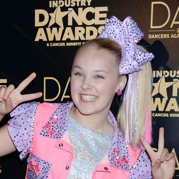 JoJo Siwa lors de la soirée des 2018 Industry Dance Awards au théâtre Avalon dans le quartier de Hollywod à Los Angeles, Californie, Etats-Unis, le 15 août 2018.