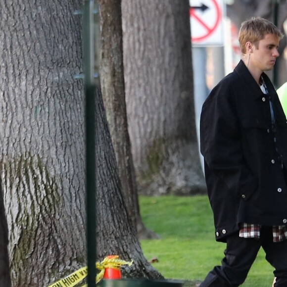 Exclusif - Justin Bieber et Hailey Baldwin Bieber sortent de l'hôtel Waldorf Astoria à Beverly Hills, Los Angeles. Le 27 mars 2019.