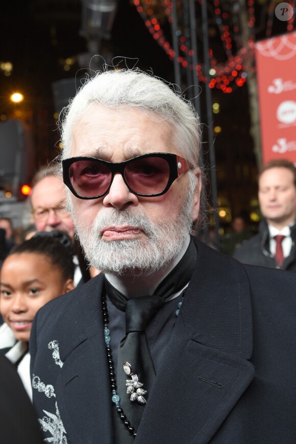 Karl Lagerfeld lors de l'illumination des Champs-Elysées à l'ocassion des Fêtes de Noël. Paris, le 22 novembre 2018. © Guirec Coadic/Bestimage