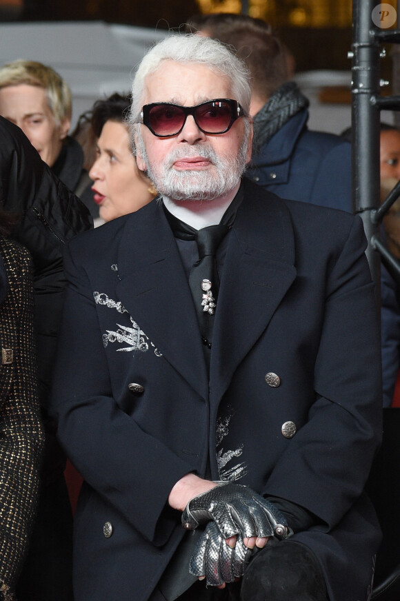 Karl Lagerfeld lors de l'illumination des Champs-Elysées à l'ocassion des Fêtes de Noël. Paris, le 22 novembre 2018. © Guirec Coadic/Bestimage