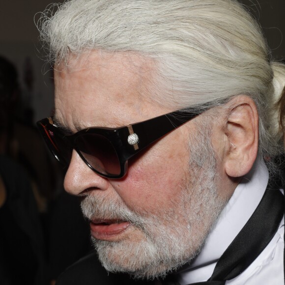 Karl Lagerfeld  au défilé Backstage Fendi "Collection Prêt-à-Porter Printemps/Eté 2019" lors de la Fashion Week de Milan (MLFW), le 20 septembre 2018.