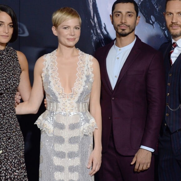 Jenny Slate, Michelle Williams, Riz Ahmed, Tom Hardy à la première de Venom au théâtre Regency Village à Westwood, Californie, Etats-Unis, le 1er octobre 2018.