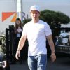 Mark Wahlberg à la sortie de la boutique "XIV Karats Ltd" à Beverly Hills. Los Angeles, le 19 décembre 2018.  Mark Wahlberg shares some sweet thoughts about late actress and director Penny Marshall after shopping at XIV Karats, Ltd with his entourage in Beverly Hills. The prolific actor and musician revealed that Penny deserved credit for giving Mark Wahlberg his first movie role in 1994's 'Renaissance Man.' The Danny DeVito-starring picture didn't succeed at the box office, but Wahlberg's charm shone through in his small part as an army recruit struggling in basic training. December 19th, 2018.19/12/2018 - Los Angeles