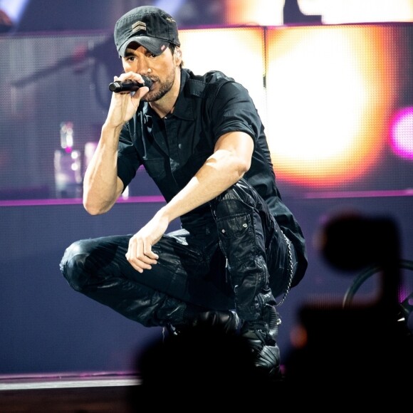 Enrique Iglesias en concert à Birmingham, Royaume Uni, le 27 octobre 2018.