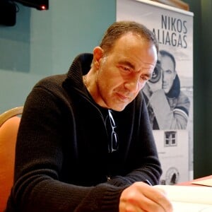 Exclusif - Nikos Aliagas présente son travail photographique au Centre Universitaire Méditérannéen à Nice, France, le 3 avril 2019. Nikos Aliagas, l'animateur de "The Voice", de 50 minutes inside, et journaliste de la matinale d'Europe 1, a passé plus de 2 heures à échanger avec le plublic sur sa passion, la photographie. Venu présenter son nouvel livre de photos en Noir et Blanc "L'épreuve du temps" publié aux Éditions de la Martinière. © Bruno Bebert/Bestimage