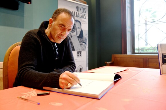 Exclusif - Nikos Aliagas présente son travail photographique au Centre Universitaire Méditérannéen à Nice, France, le 3 avril 2019. Nikos Aliagas, l'animateur de "The Voice", de 50 minutes inside, et journaliste de la matinale d'Europe 1, a passé plus de 2 heures à échanger avec le plublic sur sa passion, la photographie. Venu présenter son nouvel livre de photos en Noir et Blanc "L'épreuve du temps" publié aux Éditions de la Martinière. © Bruno Bebert/Bestimage
