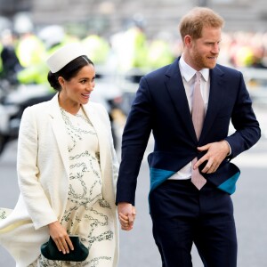 Meghan Markle, duchesse de Sussex (en Victoria Beckham), et le prince Harry, duc de Sussex - Arrivée de la famille royale britannique à la messe en l'honneur de la journée du Commonwealth à l'abbaye de Westminster à Londres.