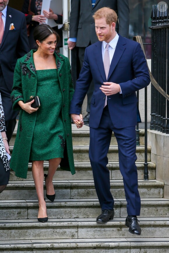 Le prince Harry, duc de Sussex, Meghan Markle, duchesse de Sussex, en Erdem, à la sortie de Canada House après une cérémonie pour la Journée du Commonwealth à Londres le 11 mars 2019.