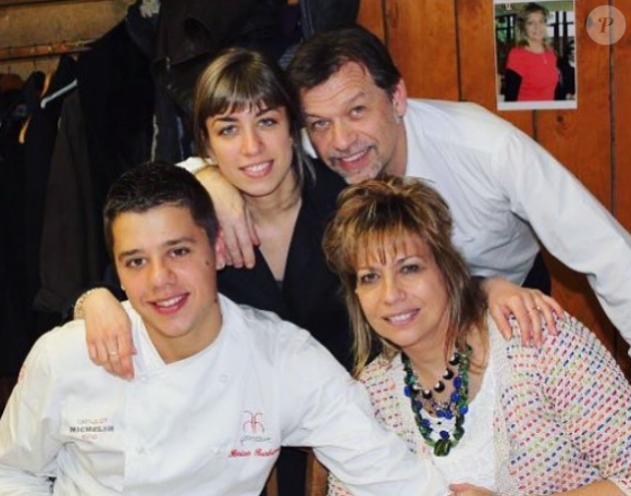 Florian, candidat de "Top Chef 2019", ses parents et sa soeur.