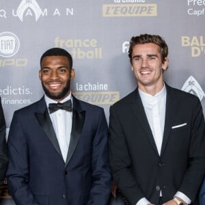 Lucas Hernandez, Thomas Lemar, Antoine Griezmann et Enrique Cerezo (président de l'Atlético Madrid) - Tapis rouge de la cérémonie du Ballon d'or France Football 2018 au Grand Palais à Paris, France, le 3 décembre 2018. le Croate L.Modric remporte le trophée 2018. © Cyril Moreau/Bestimage