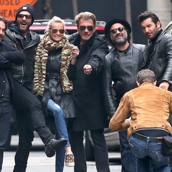 Exclusif - Sébastien Farran, Maxim Nucci (Yodelice), Laeticia Hallyday, Johnny Hallyday, Mr. Brainwash (MBW) de son vrai nom Thierry Guetta, Jean Claude Sindres - Laeticia Hallyday, son mari Johnny Hallyday, et leurs amis réunis à New York le 21 mars 2015, lors du dernier jour des festivités à l'occasion de l'anniversaire de Laeticia qui fête ses 40 ans.