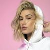 Hailey Bieber a été nommée égérie de Levi's®. Elle pose pour la nouvelle campagne du jean 501®.