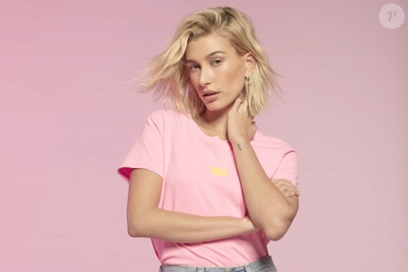 Hailey Bieber a été nommée égérie de Levi's®. Elle pose pour la nouvelle campagne du jean 501®.