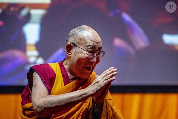 Le Dalaï Lama lors d'une lecture pour la Campagne internationale pour le Tibet à Rotterdam, à l'occasion de sa visite de 4 jours aux Pays-Bas. Le 17 septembre 2018.