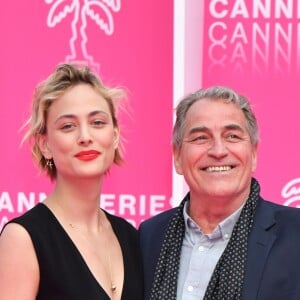 Nora Arnezeder et son père Wolfgang Arnezeder lors du photocall de la 5ème montée des marches de la 2ème édition du "Canneseries" au palais des Festivals à Cannes, France, le 9 avril 2019. © Bruno Bébert/Bestimage