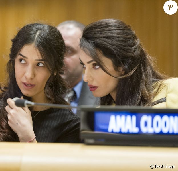 Amal Alamuddin Clonney, enceinte, demande au gouvernement Irakien et aux pays de l'ONU de sévir contre Daesh lors d'un discours à l'ONU à New York le 9 mars 2017.