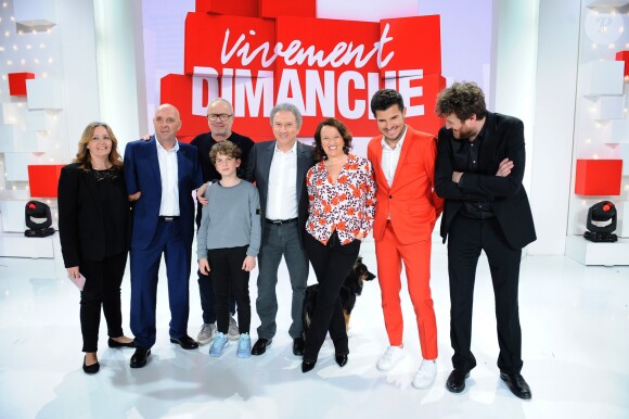 Exclusif - Suzana Sabino et son mari Philippe Croizon, Olivier Baroux, Leopold Moati, Michel Drucker, Anne Roumanoff, Vincent Niclo et Olivier De Benoist - Enregistrement de l'émission "Vivement Dimanche" présentée par M. Drucker à Paris le 8 avril 2019 et qui sera diffusée le 14 avril. © Guillaume Gaffiot/Bestimage