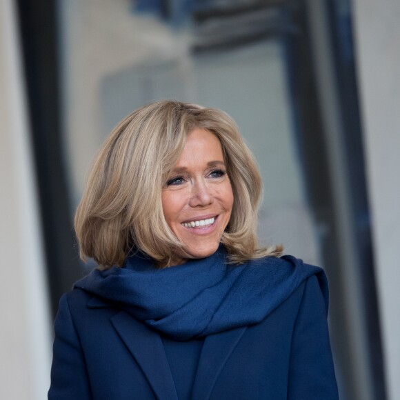 La première dame Brigitte Macron accueille les participants à la réunion du conseil consultatif pour l'égalité entre les femmes et les hommes au palais de l'Elysée à Paris, France, le 19 février 2019.
