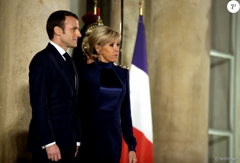 Le président de la République française Emmanuel Macron et sa femme la ...