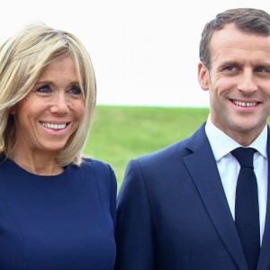 Le président Emmanuel Macron et sa femme Brigitte - Le président de la République Française et sa femme rendent hommages aux victimes du terrorisme d'Etat au Parc de la Mémoire à Buenos Aires le 29 novembre 2018. © Stéphane Lemouton / Bestimage