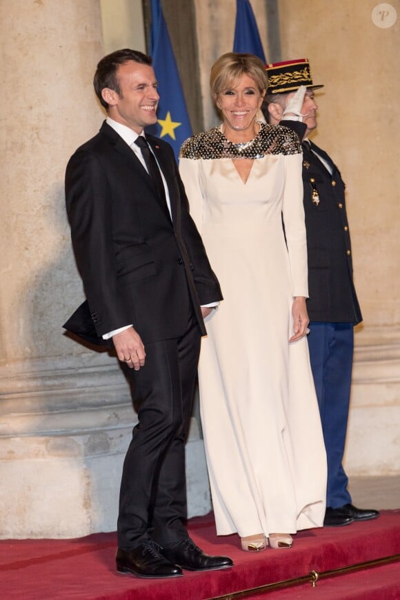 Le président de la République Emmanuel Macron et sa femme la Première Dame Brigitte Macron (Trogneux) - Le grand-duc et la grande-duchesse de Luxembourg assistent au Dîner d'Etat, au Palais présidentiel de l'Elysée, offert par le président de la République française et sa femme la Première Dame à l'occasion d'une Visite d'Etat en France à Paris, France, le 19 mars 2018. © Jacovides-Moreau/Bestimage