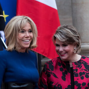 La Première Dame Brigitte Macron (Trogneux) et la grande-duchesse Maria Teresa de Luxembourg - Le président de la République française et sa femme la Première Dame ont reçu le grand-duc et la grande-duchesse de Luxembourg au palais de l'Elysée à Paris, France, le 19 mars 2018. © Cyril Moreau/Bestimage