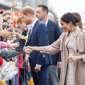 Le prince Harry, duc de Sussex, et Meghan Markle, duchesse de Sussex, ont été accueillis par une foule de supporters au Viaduct Harbour à Auckland, Nouvelle-Zélande, le 30 octobre 2018.