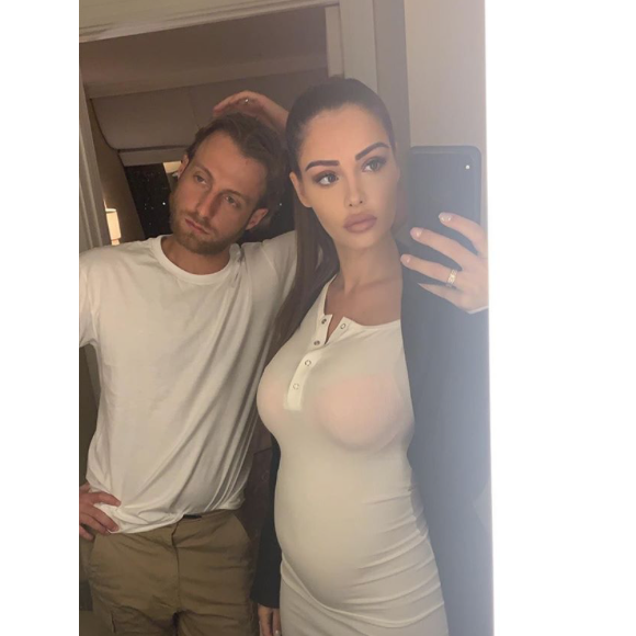 Nabilla enceinte à Los Angeles, le 15 avril 2019.