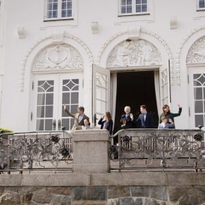 La reine Margrethe II de Danemark célébrait le 16 avril 2019 son 79e anniversaire au palais Marselisborg à Aarhus en compagnie du prince Frederik, de la princesse Mary et de leurs enfants le prince Christian, la princesse Isabella, le prince Vincent et la princesse Josephine, et en présence de plusieurs centaines de leurs compatriotes.